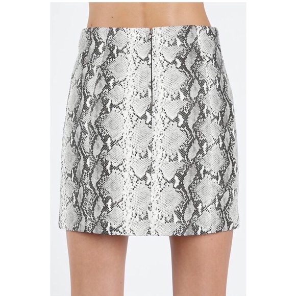 Snakeskin Mini Skirt - Picture 7 of 8